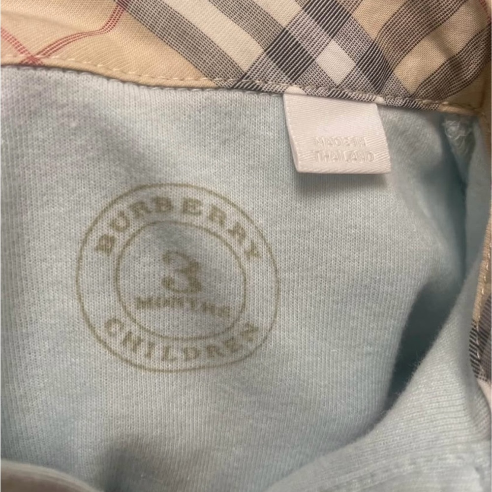 Burberry Children Baby Blue Bodysuit with Signature Check Bib & Box - Picture 6 of 7